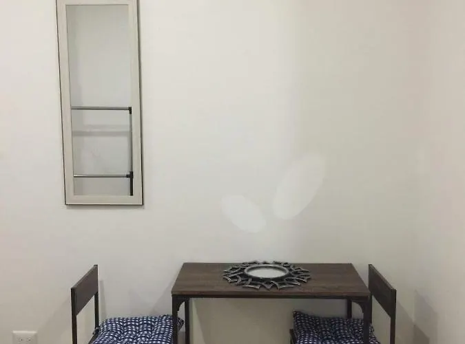 Bayanihan Flats Bed & Breakfast *